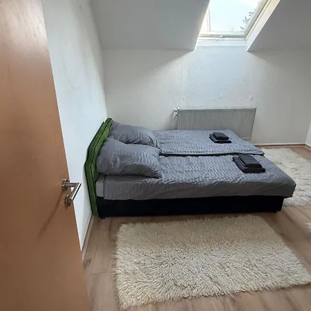 2-room With Theater, Playstation *